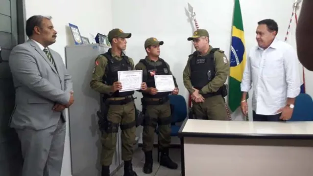 Imagem ilustrativa da notícia PMs recebem comendas por bravura em Marabá
