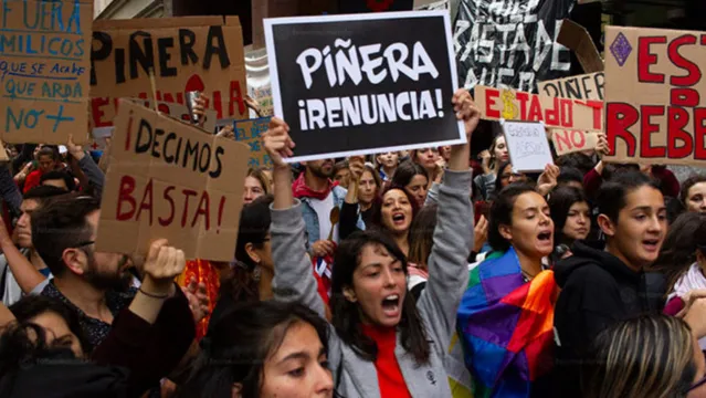 Imagem ilustrativa da notícia Sobe para 18 o número de mortos em protestos no Chile