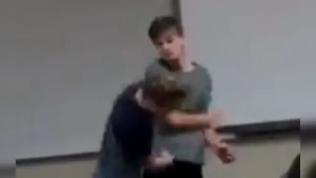 Imagem ilustrativa da notícia Vídeo de garoto gay batendo em homofóbico supera 9 milhões de visualizações