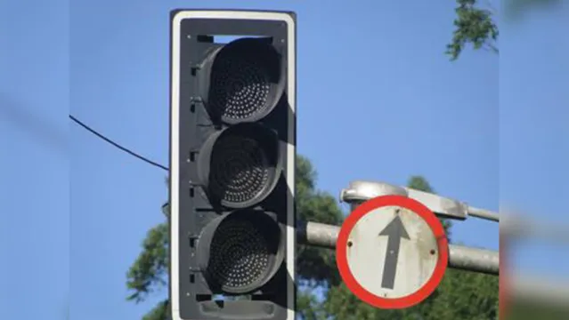 Imagem ilustrativa da notícia Motoristas reclamam de semáforos desligados em avenida de Belém 