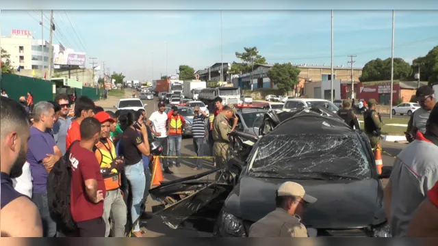 Imagem ilustrativa da notícia Mulher morre após ter carro destruído em acidente na BR-230 em Marabá; veja o vídeo