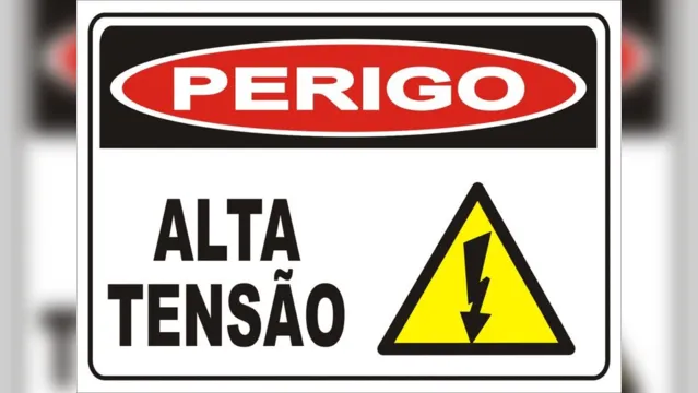 Imagem ilustrativa da notícia Jovem
é carbonizado ao receber descarga elétrica em Belém