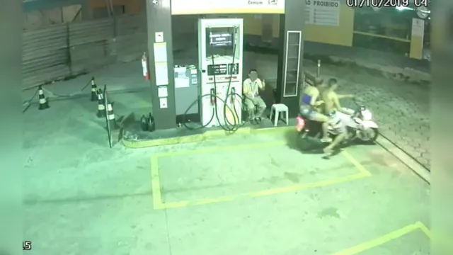 Imagem ilustrativa da notícia Casal assalta posto de combustível na Doca; veja o vídeo
