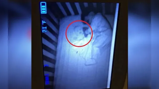 Imagem ilustrativa da notícia Mãe fica impressionada ao ver 'bebê fantasma' no berço do filho