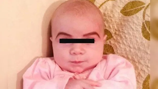 Imagem ilustrativa da notícia Mãe é criticada por 'fazer a sobrancelha' em bebê de 1 mês e meio