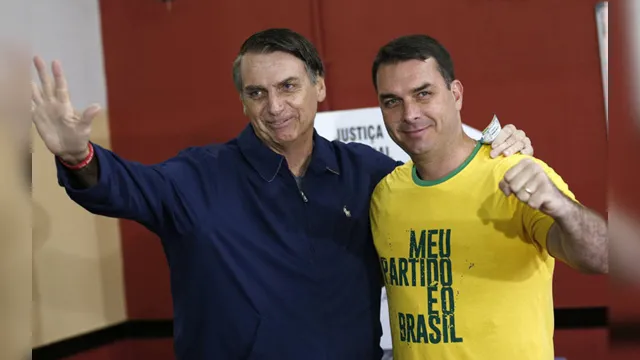 Imagem ilustrativa da notícia Deltan via Flávio Bolsonaro como corrupto e temia que Moro abafasse o caso