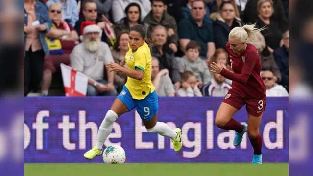 Imagem ilustrativa da notícia Brasil vence Inglaterra no futebol feminino pela primeira vez