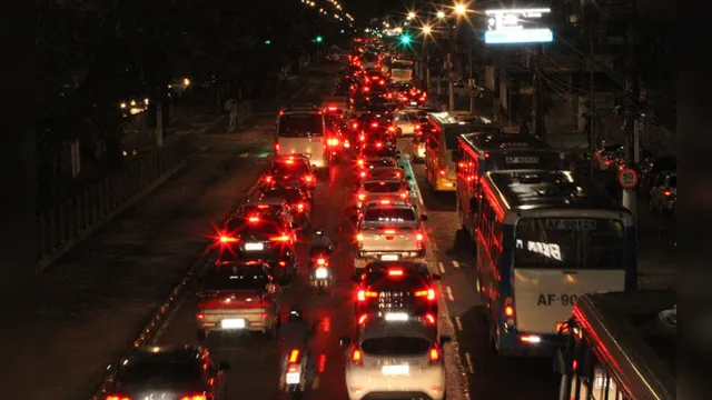 Imagem ilustrativa da notícia Chuva complica trânsito em Belém