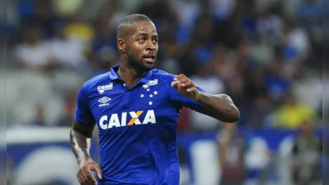 Imagem ilustrativa da notícia Zagueiro do Cruzeiro pode passar cirurgia