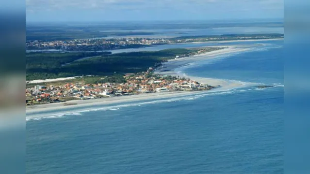 Imagem ilustrativa da notícia Sobrevoo confirma que não há mancha de óleo no litoral paraense