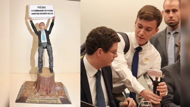 Imagem ilustrativa da notícia Vídeo: ministro de Bolsonaro ganha "Prêmio Exterminador do Futuro"
