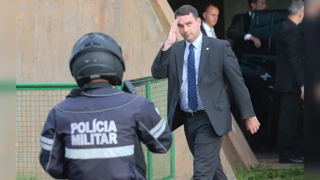Imagem ilustrativa da notícia Projeto de Flávio Bolsonaro pode incentivar ações de milícias 