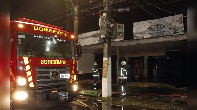 Imagem ilustrativa da notícia Estabelecimentos pegam fogo na Marambaia