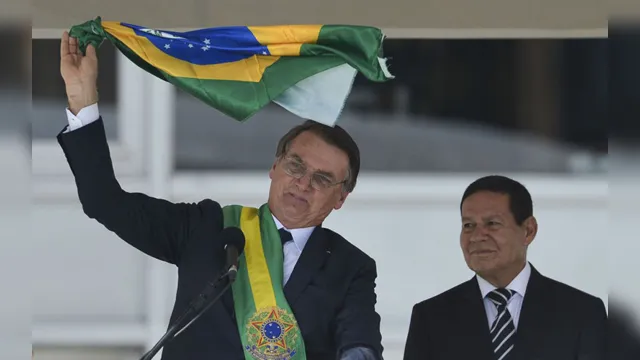 Imagem ilustrativa da notícia Bolsonaro
pede uso de verde e amarelo no 7 de Setembro em defesa da Amazônia