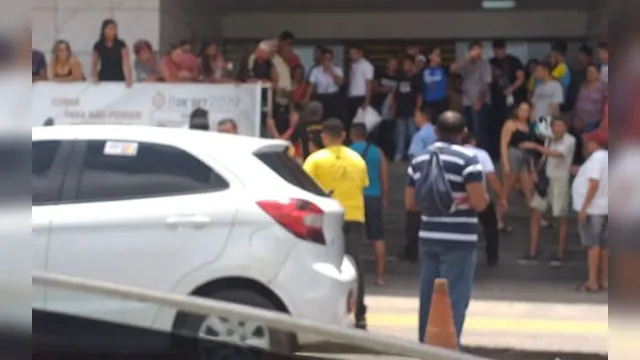 Imagem ilustrativa da notícia Mulheres são detidas suspeitas de furtar camisas do Paysandu em supermercado