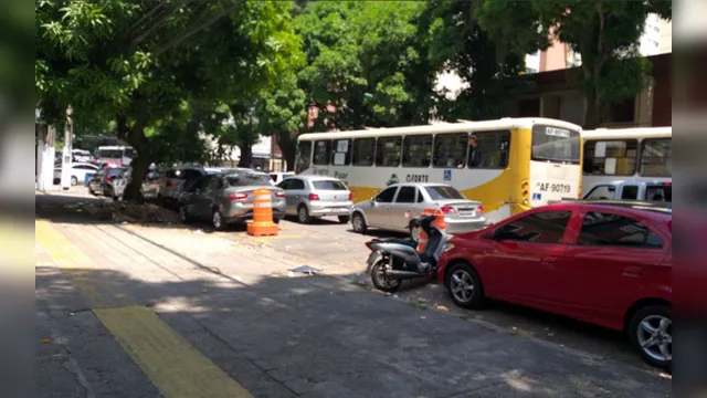 Imagem ilustrativa da notícia Protesto de motoristas: trânsito continua paralisado na Almirante Barroso e outras avenidas