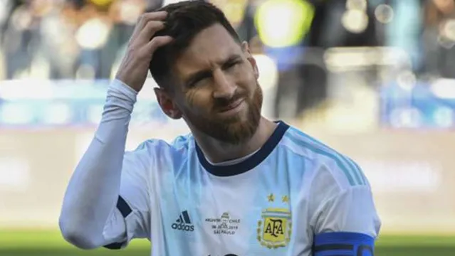 Imagem ilustrativa da notícia Messi alega corrupção em derrota para Brasil e recebe punição e multa