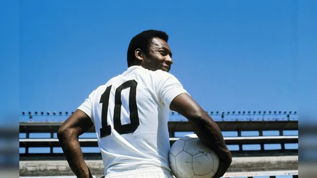 Imagem ilustrativa da notícia Proposta de homenagem a Pelé no escudo do Santos-SP é vetado