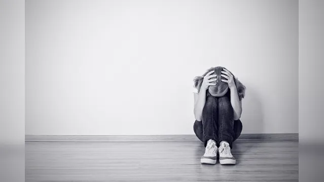 Imagem ilustrativa da notícia Adolescente se suicida após menstruar em sala de aula e ser humilhada pela professora