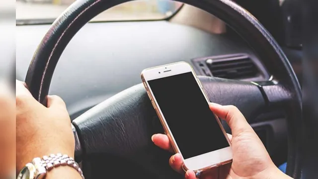 Imagem ilustrativa da notícia Uso de celular no trânsito resulta em 1.536 infrações