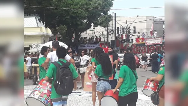 Imagem ilustrativa da notícia Professores realizam ato unificado contra cortes na educação em Belém
