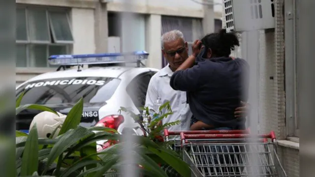 Imagem ilustrativa da notícia Mãe de sequestrador de ônibus é consolada por pai de vítima
