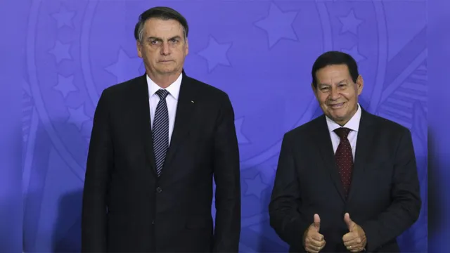 Imagem ilustrativa da notícia Bolsonaro diz que se arrepende de Mourão como vice e que preferia 'príncipe' no lugar