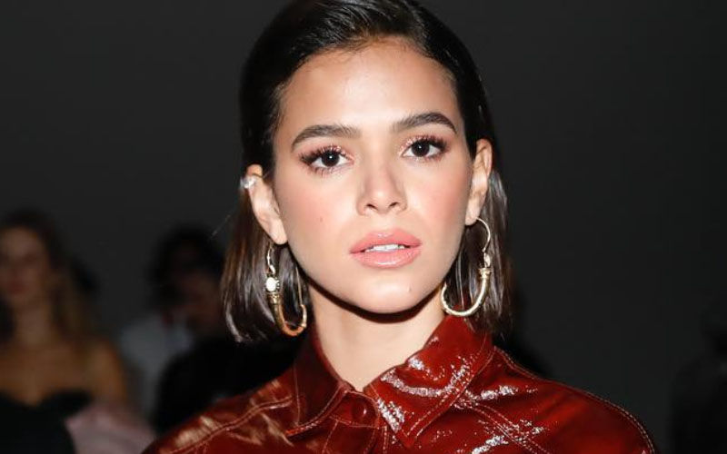 Bruna Marquezine Rebate Fã Após Ter Religiosidade Questionada • DOL