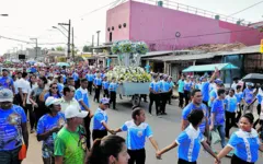 Devotos fizeram muitas homenagens ao longo dos 4 km de procissão.