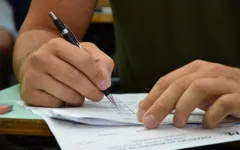 Professor dá orientações para uma melhor preparação para concurso público e aprovados falam sobre como foi a rotina de estudos que resultou na vitória deles em certames.