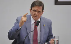 Imagem ilustrativa da notícia Entidades pedem R$ 1 mi de indenização a Crivella por censura a livro com beijo gay