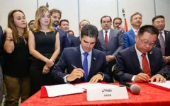 Helder assinou protocolo de intenções com representantes da CCCC.