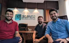 Youssef Hassan, Herson Leite e Ramon Veloso comemoram o crescimento do app Super.
