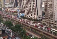 Na avenida Visconde de Souza Franco, a Doca, internauta registra trânsito congestionado.