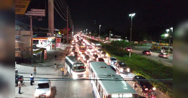 Imagem ilustrativa da notícia Chuva deixa Belém congestionada. Veja ao vivo como escapar do trânsito