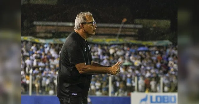 Imagem ilustrativa da notícia 'Ainda estamos abaixo do ideal", diz treinador bicolor após vitória na estreia