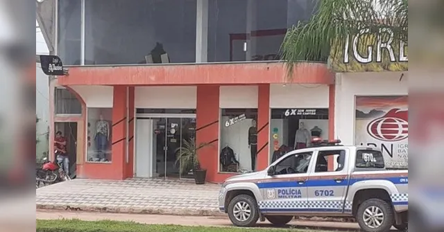 Imagem ilustrativa da notícia Câmera registra assalto à loja no Pará; carro de cliente foi levado