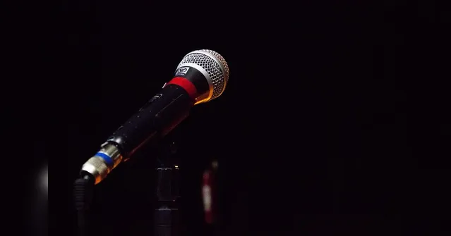 Imagem ilustrativa da notícia Cantor brasileiro se mata durante live do Instagram