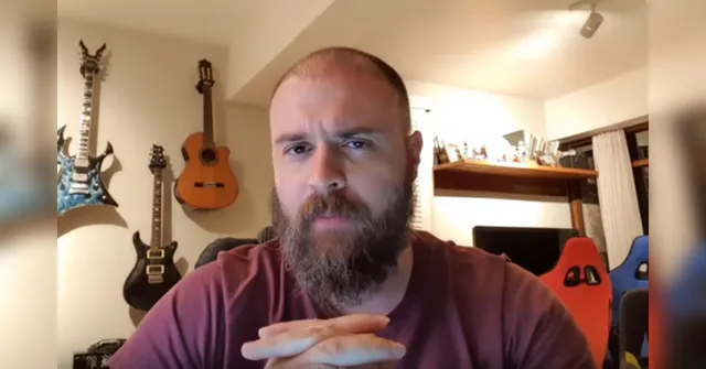 Imagem ilustrativa da notícia Youtuber ex-bolsonarista é chamado de vagabundo por Carlos Bolsonaro