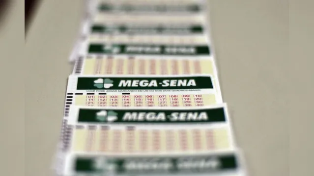 Imagem ilustrativa da notícia Mega-Sena acumula e deve pagar R$ 32 milhões na terça-feira