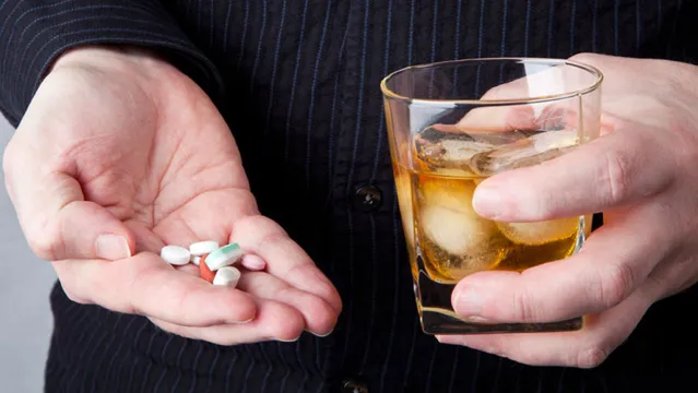 Imagem ilustrativa da notícia Descubra o que pode acontecer se você misturar álcool com medicamentos