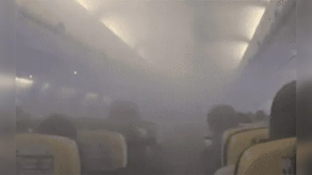 Imagem ilustrativa da notícia Fumaça invade cabine de avião e provoca pânico entre os passageiros; veja vídeo  
