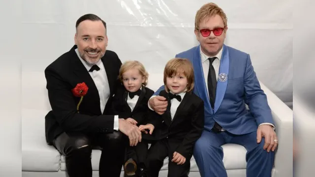 Imagem ilustrativa da notícia Elton John diz que tem medo de morrer antes de ver os filhos crescidos