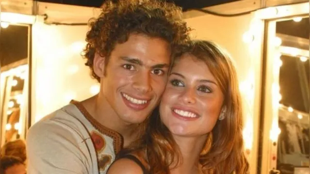 Imagem ilustrativa da notícia Cauã
Reymond diz que esposa tem 'zero ciúme' de par romântico dele com ex, Alinne
Moraes