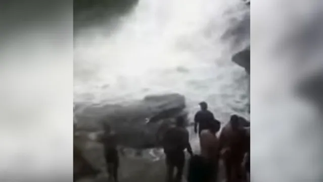 Imagem ilustrativa da notícia Cabeça d'água atinge cachoeira e mata cinco pessoas 