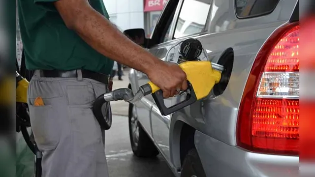 Imagem ilustrativa da notícia Petrobras vai reduzir preço da gasolina e diesel 