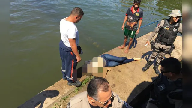 Imagem ilustrativa da notícia Jovem morre afogada enquanto tomava banho no rio com as amigas