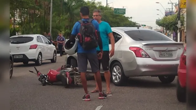 Imagem ilustrativa da notícia Acompanhe ao vivo o trânsito com acidente entre carro e moto em Belém