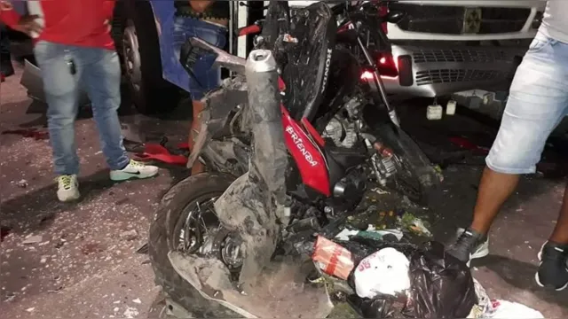 Imagem ilustrativa da notícia Imagens fortes! Motorista embriagado atropela e mata mulher na Pedreira; veja o vídeo!