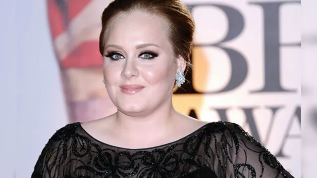 Imagem ilustrativa da notícia Adele perde 45 quilos e reaparece irreconhecível; saiba o que ela fez!